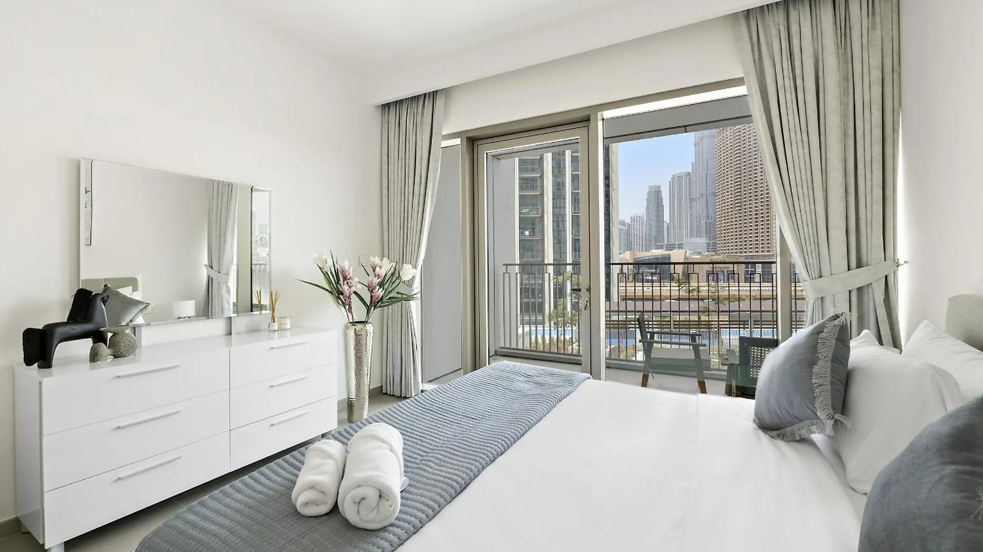 Vayk - Chic 3 Bd With Burj Khalifa Views In Downtown Apartment Dubai