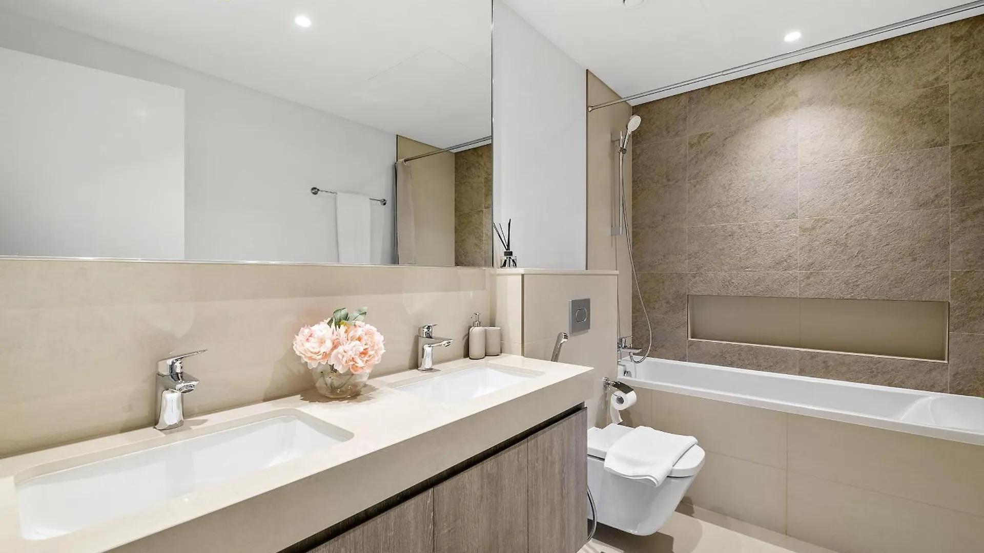ドバイVayk - Chic 3 Bd With Burj Khalifa Views In Downtownアパートメント アパート ドバイ